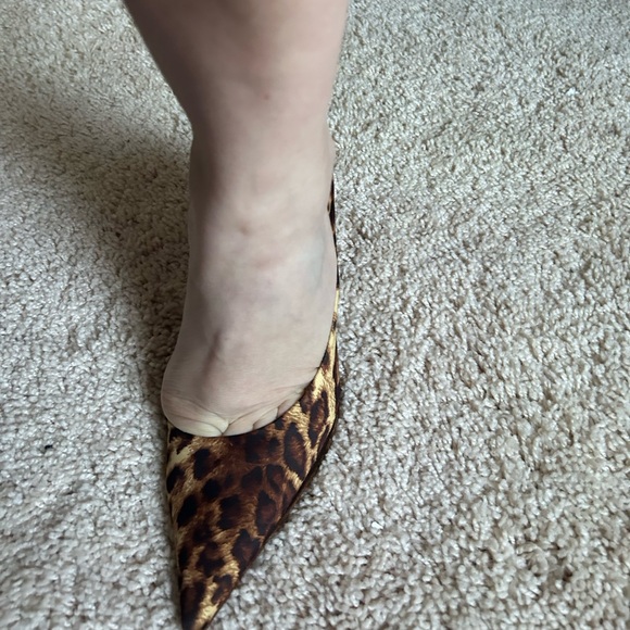 GUESS By Marciano leopard shoes - Picture 5 of 6